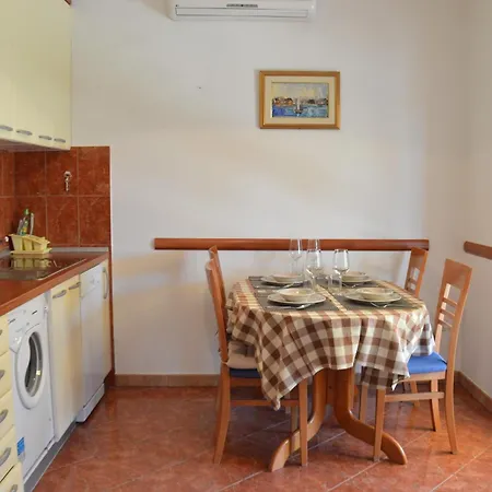 Apartment Nedica *